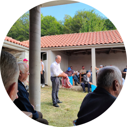 Auction of lamps held during a local Muslim festival. The proceeds are traditionally used to cover the costs associated with organising and hosting the event, reflecting practices of community solidarity and local cultural identity (June 2025; Photo credit: Evangelos Theodosiadis).